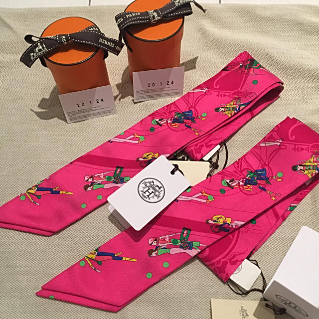 Hermes - sa様ご専用 ♡エルメス ツイリー パリジェンヌ ピンク 2本セット♡の通販 by coco♡shop｜エルメスならラクマ