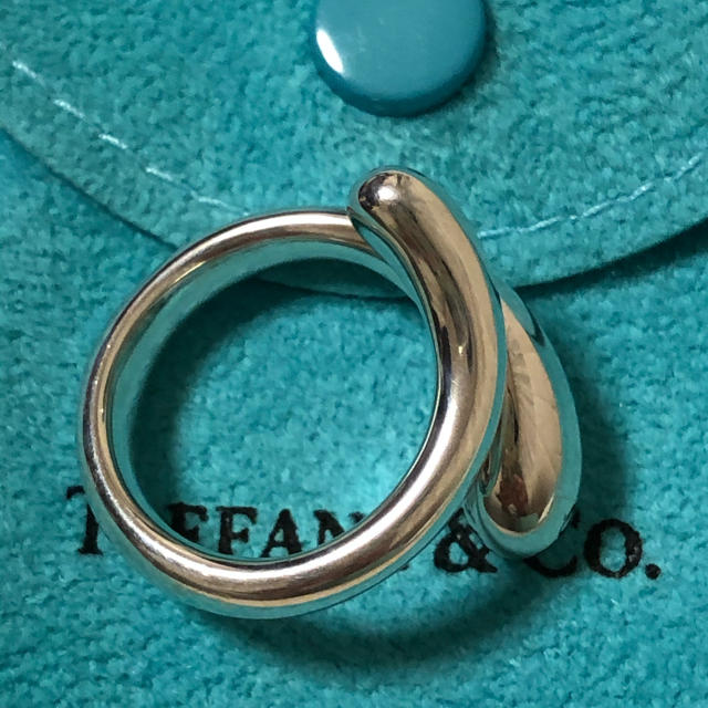 Tiffany & Co.(ティファニー)のTIFFANY エロンゲイテッド　ティアドロップリング レディースのアクセサリー(リング(指輪))の商品写真