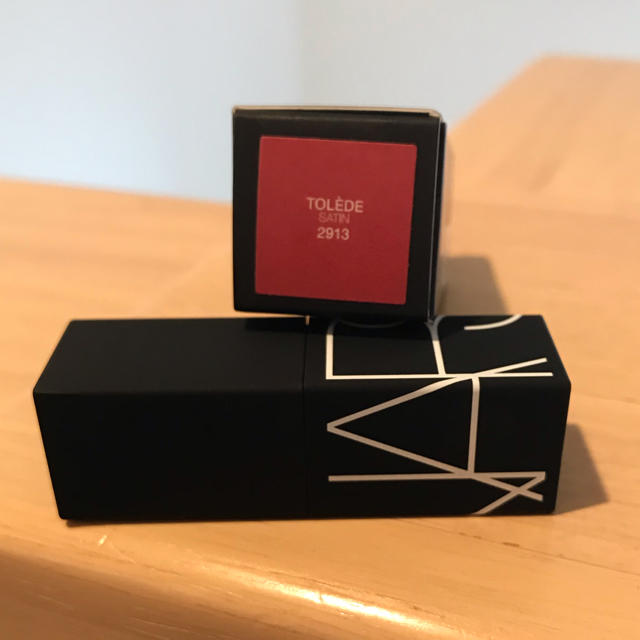 NARS(ナーズ)のNARS リップスティック サテン 2913 ピンクローズ 新品 コスメ/美容のベースメイク/化粧品(口紅)の商品写真