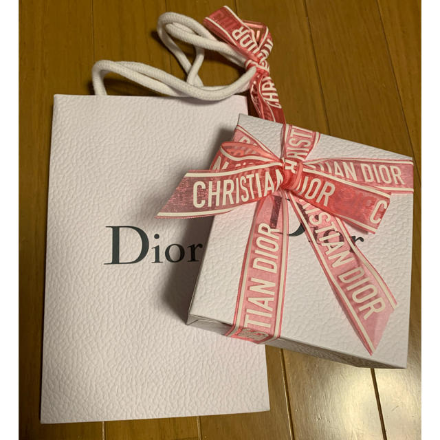 Christian Dior(クリスチャンディオール)のディオール ラッピングセット 2020 限定リボン  ラッピング インテリア/住まい/日用品のオフィス用品(ラッピング/包装)の商品写真