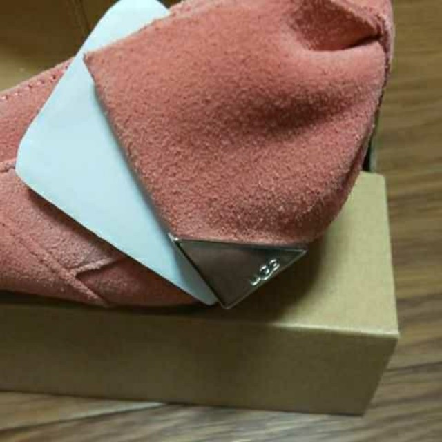 UGG(アグ)の最終お値下げ。新品UGGのかわいいシューズ レディースの靴/シューズ(ハイヒール/パンプス)の商品写真