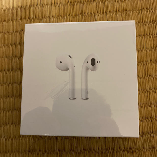 オーディオ機器Apple AirPods with Charging Case第2世代