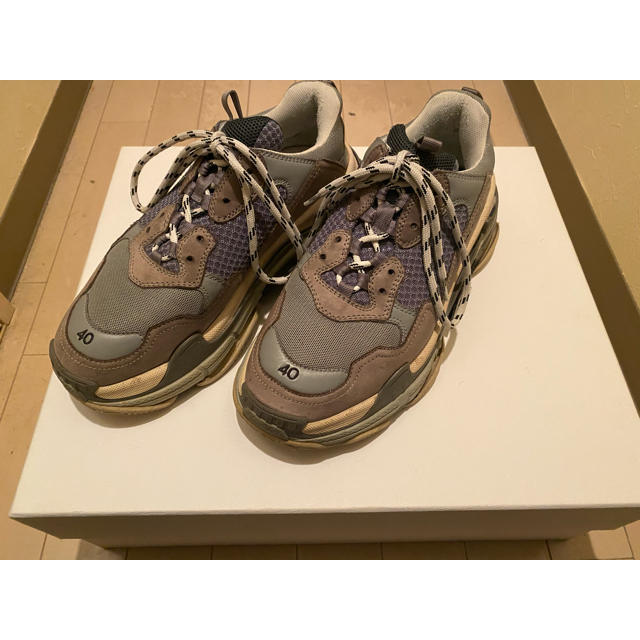 Balenciaga(バレンシアガ)のBALENCIAGA tripleS グレー イタリア製 メンズの靴/シューズ(スニーカー)の商品写真