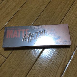 クリオ　マットメタル　(アイシャドウ)