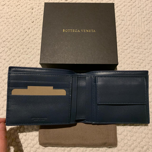 Bottega Veneta(ボッテガヴェネタ)のボッテガヴェネタ【新品、未使用】二つ折り財布 メンズのファッション小物(折り財布)の商品写真