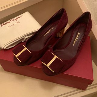 サルヴァトーレフェラガモ(Salvatore Ferragamo)のフェラガモ　パンプス　フラワーヒール　新作☆(ハイヒール/パンプス)