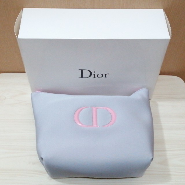 Dior(ディオール)の【新品】Dior ディオール ポーチ フェイスタオル セット【再値下げ】 レディースのファッション小物(ポーチ)の商品写真