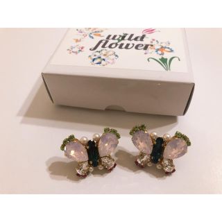 チェスティ(Chesty)のwild flower ワイルドフラワー ピアス アクセサリー バタフライ 蝶(ピアス)