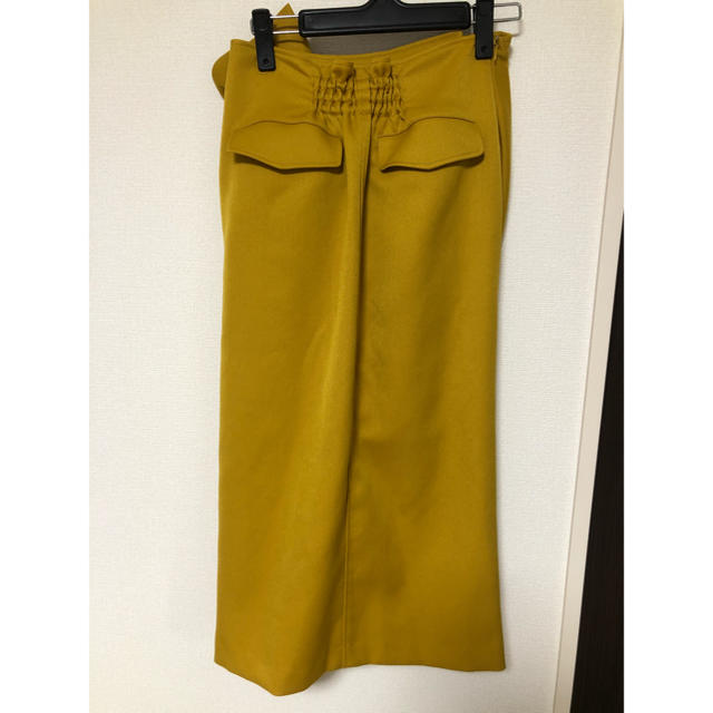 UNITED ARROWS(ユナイテッドアローズ)のunited tokyo デコラティブノットスカート　イエロー レディースのスカート(ひざ丈スカート)の商品写真