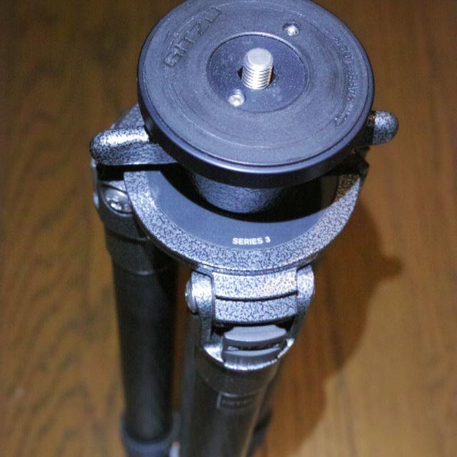 ジッツオ GITZO  GT3541 マウンテニア3型4段カーボン三脚 スマホ/家電/カメラのカメラ(その他)の商品写真