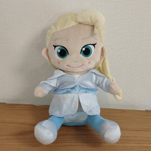 アナと雪の女王(アナトユキノジョオウ)の☆新品☆エルサぬいぐるみ/アナと雪の女王 エンタメ/ホビーのおもちゃ/ぬいぐるみ(ぬいぐるみ)の商品写真