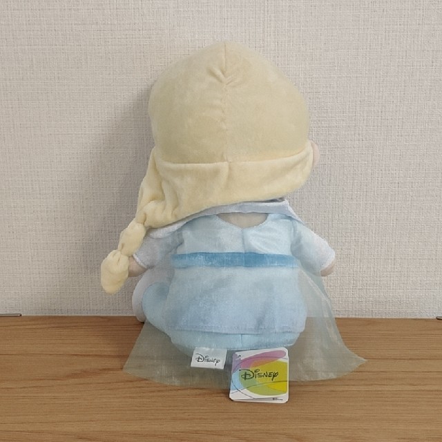 アナと雪の女王(アナトユキノジョオウ)の☆新品☆エルサぬいぐるみ/アナと雪の女王 エンタメ/ホビーのおもちゃ/ぬいぐるみ(ぬいぐるみ)の商品写真