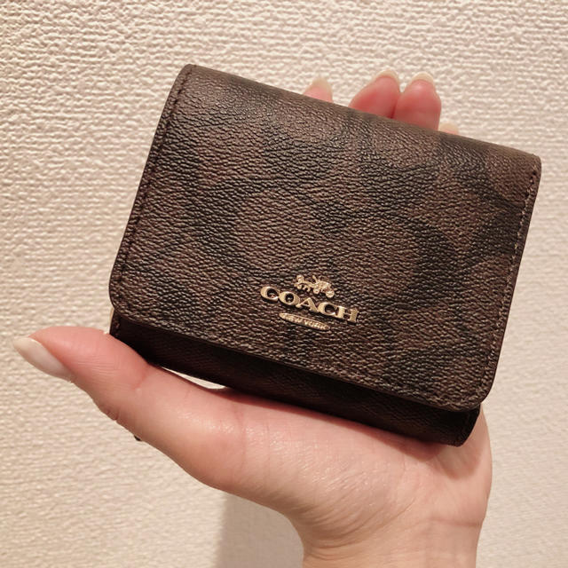 新品】COACH シグネチャー スモール トライフォールド ウォレット - 財布