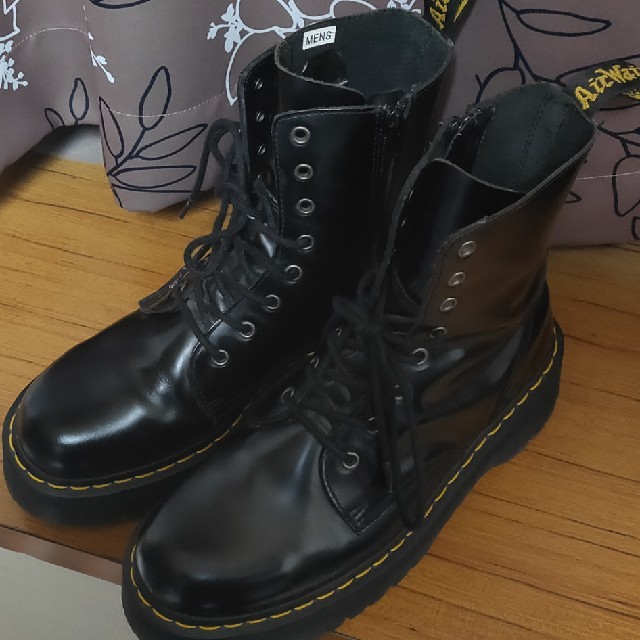 Dr.Martens(ドクターマーチン)のDr.マーチン JADON 8ホール 厚底 黒 メンズの靴/シューズ(ブーツ)の商品写真