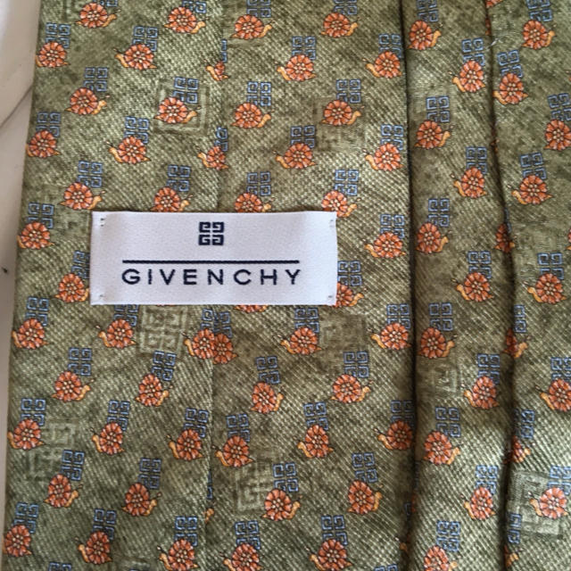 GIVENCHY(ジバンシィ)のジバンシー　ネクタイ　花柄　GIVENCHY  メンズのファッション小物(ネクタイ)の商品写真