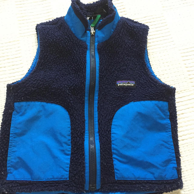 patagonia(パタゴニア)のmosさん専用　キッズベスト キッズ/ベビー/マタニティのキッズ服男の子用(90cm~)(ジャケット/上着)の商品写真