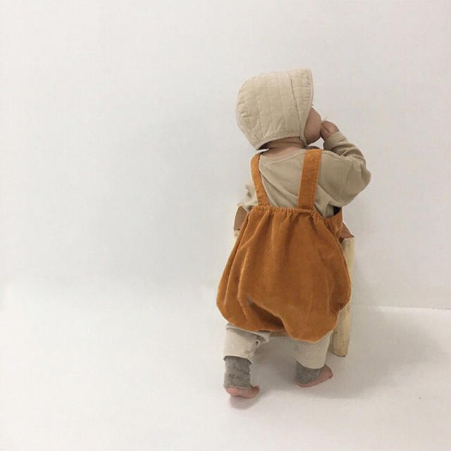 コーデュロイロンパース　ベビー　オールインワン  女の子　男の子　春秋　冬 キッズ/ベビー/マタニティのベビー服(~85cm)(ロンパース)の商品写真