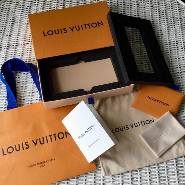 LOUIS VUITTON - 新品同様!ルイヴィトン IPHONE X & XS・フォリオモノグラムケース箱他の通販