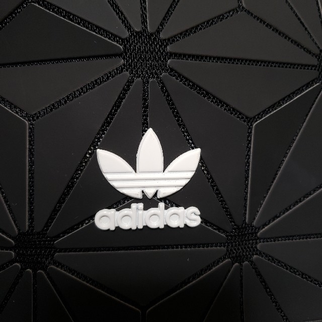 adidasロールトップバックパック