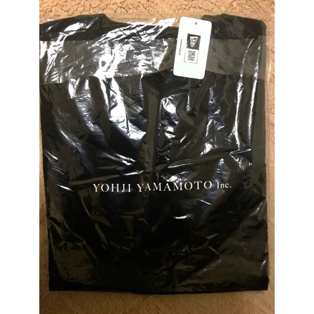 Yohji Yamamoto(ヨウジヤマモト)のヨウジヤマモト×ニューエラ【スペシャルパッケージ】長袖TシャツXL レディースのトップス(パーカー)の商品写真