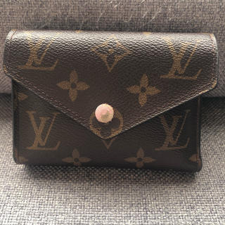 ルイヴィトン(LOUIS VUITTON)のポルトフォイユ ヴィクトリーヌ　折り財布(財布)