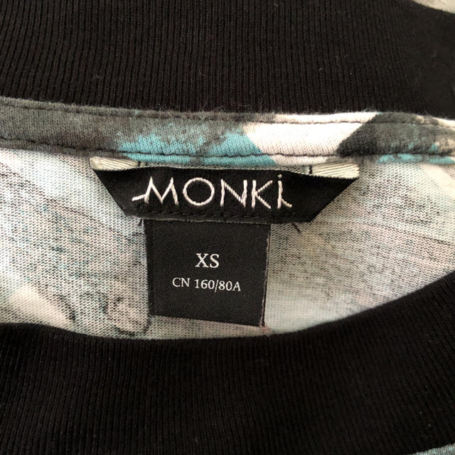 Monki(モンキ)のMonki ワンピース レディースのワンピース(ひざ丈ワンピース)の商品写真