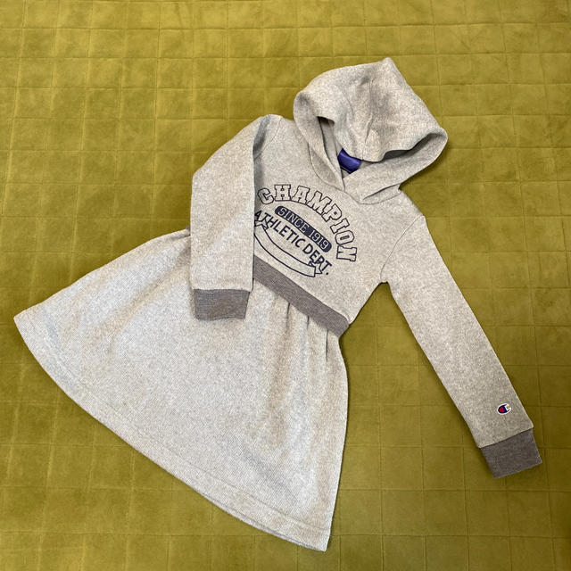 Champion(チャンピオン)のチャンピョン　起毛ワンピース キッズ/ベビー/マタニティのキッズ服女の子用(90cm~)(ワンピース)の商品写真