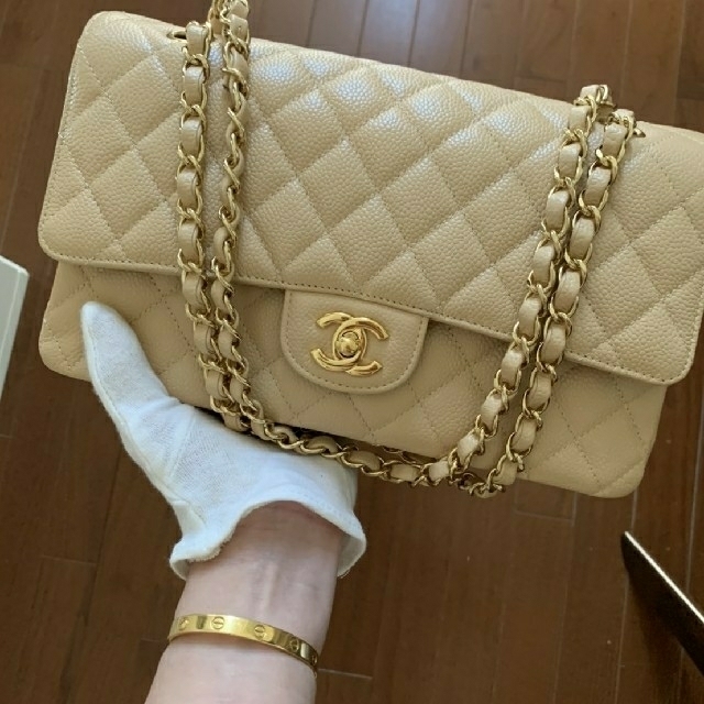 CHANEL(シャネル)のシャネル マトラッセ ベージュ キャビアスキン 25センチsize ゴールド金具 レディースのバッグ(ハンドバッグ)の商品写真