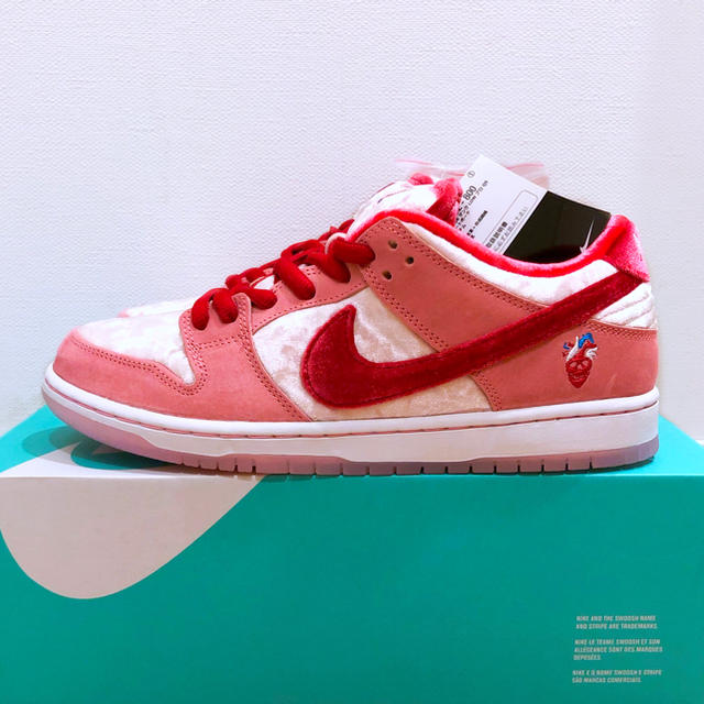 NIKE(ナイキ)のNIKE SB DUNK LOW PRO QS STRANGELOVE/26cm メンズの靴/シューズ(スニーカー)の商品写真