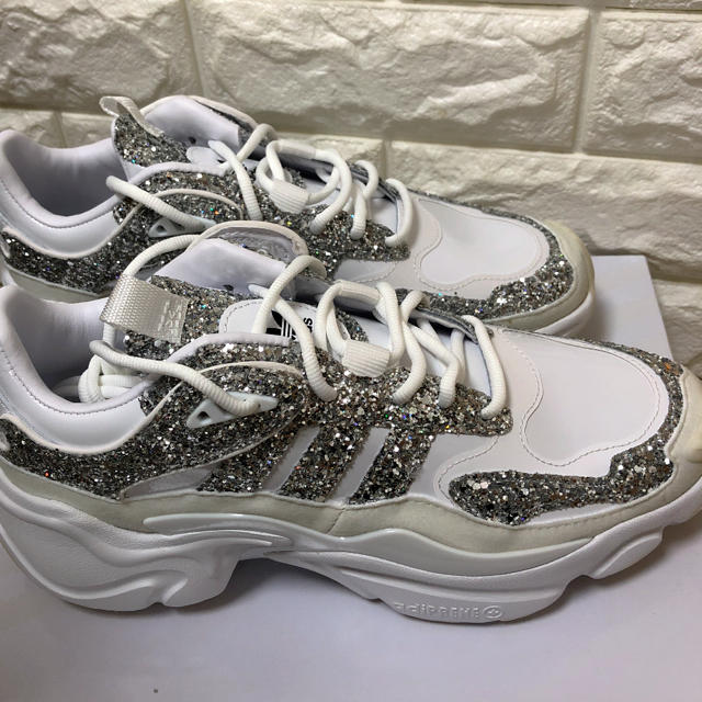 adidas(アディダス)の♡ 新品 アディダスオリジナルス MAGMUR RUNNER W グリッター ♡ レディースの靴/シューズ(スニーカー)の商品写真