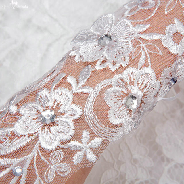 112 フラワーモチーフレース ラインストーン ショートグローブ ウエディング レディースのフォーマル/ドレス(ウェディングドレス)の商品写真