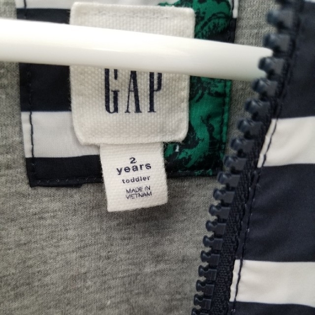 GAP(ギャップ)のGAPウインドブレーカー キッズ/ベビー/マタニティのキッズ服男の子用(90cm~)(ジャケット/上着)の商品写真