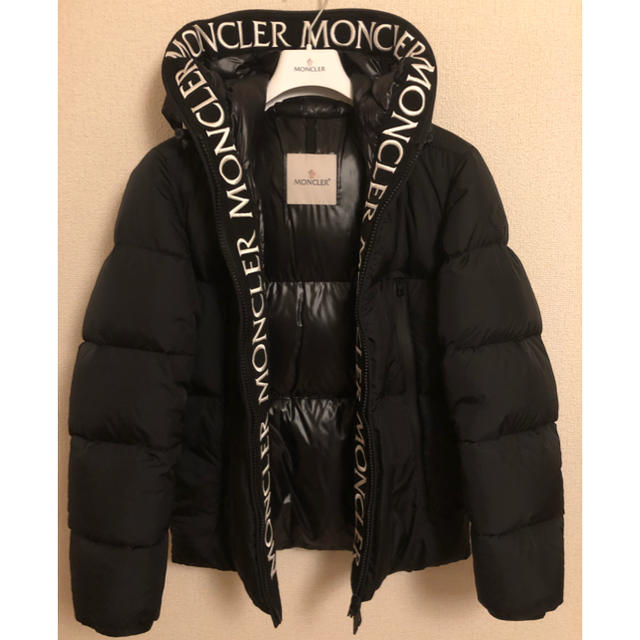 MONCLER(モンクレール)の新作！希少！モンクレール  MONTCLA モンクラ　ダウン メンズのジャケット/アウター(ダウンジャケット)の商品写真