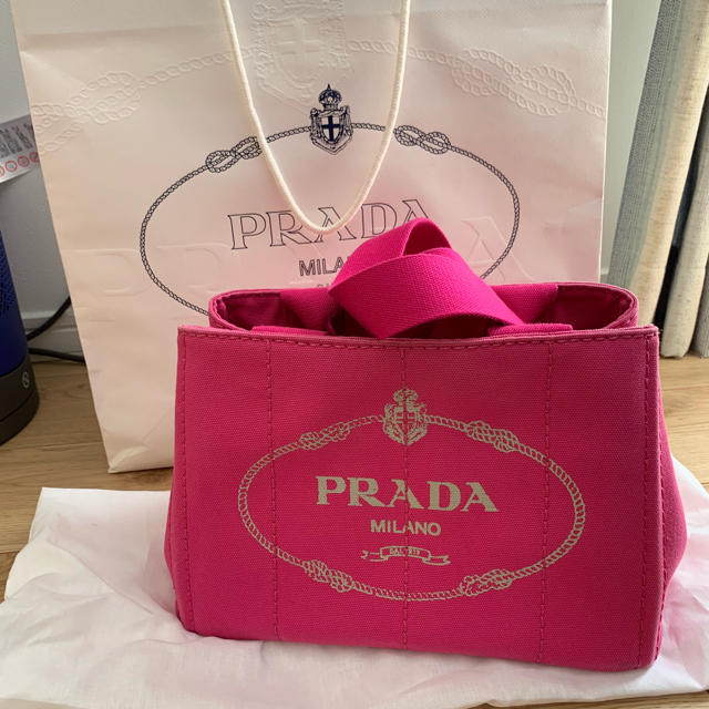 PRADA(プラダ)のクラン様プラダショルダーバッグ&脱毛器 レディースのバッグ(ショルダーバッグ)の商品写真