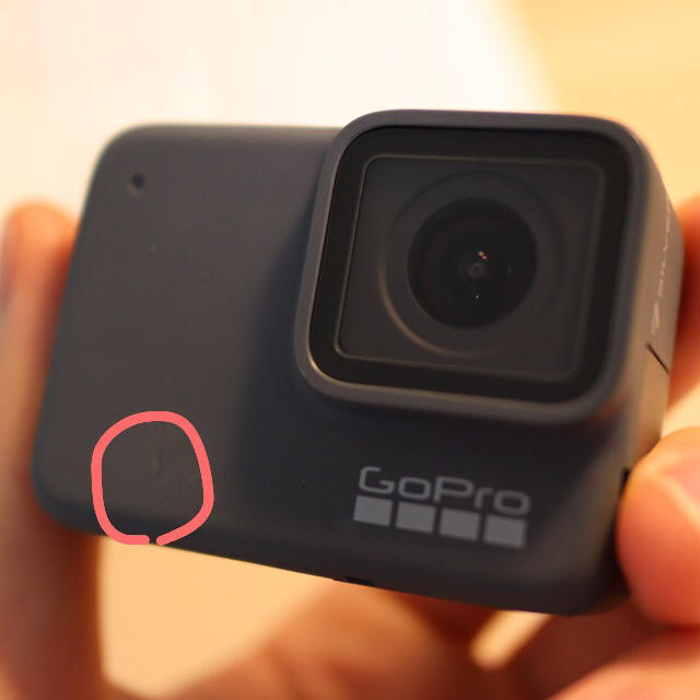 GoPro(ゴープロ)のGoPro HERO7 silver （スノボ一回使用） スマホ/家電/カメラのカメラ(ビデオカメラ)の商品写真
