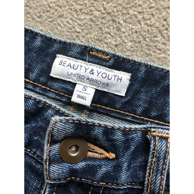 BEAUTY&YOUTH UNITED ARROWS(ビューティアンドユースユナイテッドアローズ)のテーパードデニム　ユナイテッドアローズ レディースのパンツ(デニム/ジーンズ)の商品写真