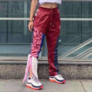 ナイキ(NIKE)のNIKE NSW ナイキオールドスクールトラックパンツマルチカラー(カジュアルパンツ)