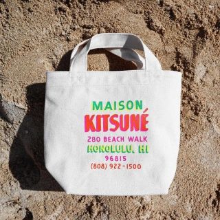 メゾンキツネ(MAISON KITSUNE')のMAISON KITSUNE メゾンキツネ　トートバッグ　ハワイ bills (トートバッグ)