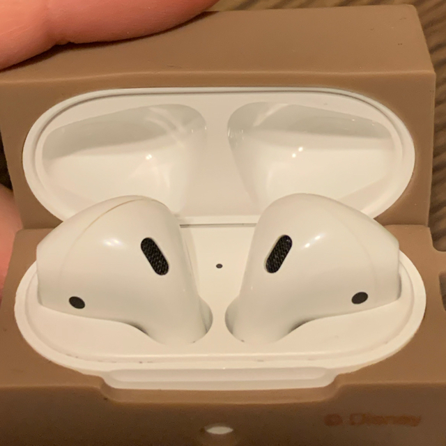 Apple(アップル)のAirPods 第1世代 スマホ/家電/カメラのオーディオ機器(ヘッドフォン/イヤフォン)の商品写真