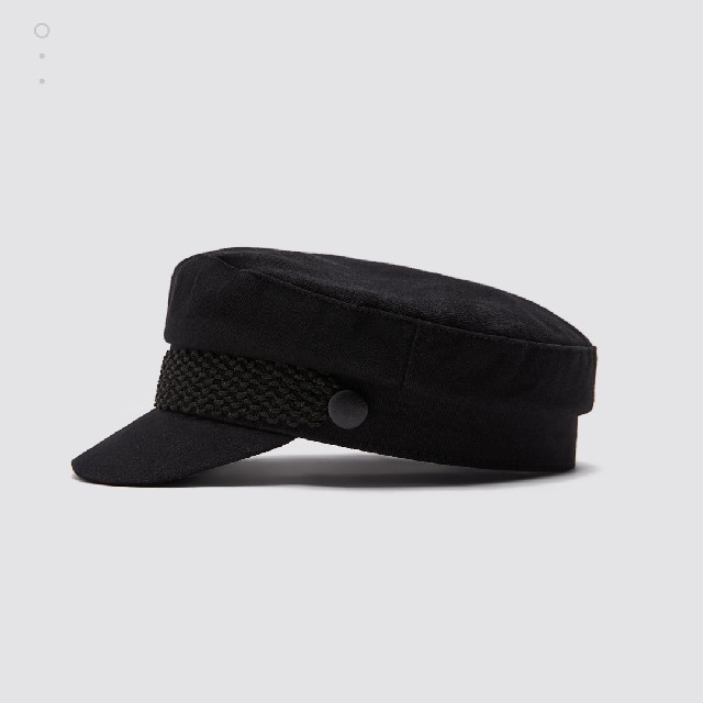 ZARA(ザラ)の新品 ザラ ZARA ボタンデザイン マリンキャップ マリン帽子 キャップ レディースの帽子(キャスケット)の商品写真