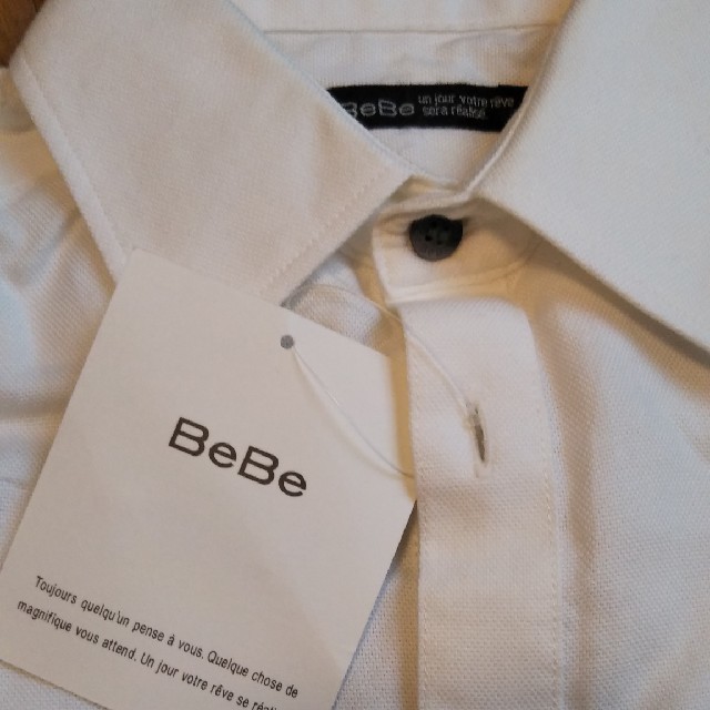 BeBe(ベベ)の値下げ　BeBe　長袖 白シャツ　130 キッズ/ベビー/マタニティのキッズ服男の子用(90cm~)(Tシャツ/カットソー)の商品写真