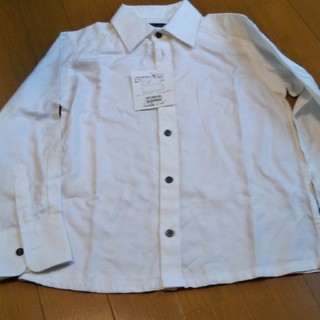 ベベ(BeBe)の値下げ　BeBe　長袖 白シャツ　130(Tシャツ/カットソー)