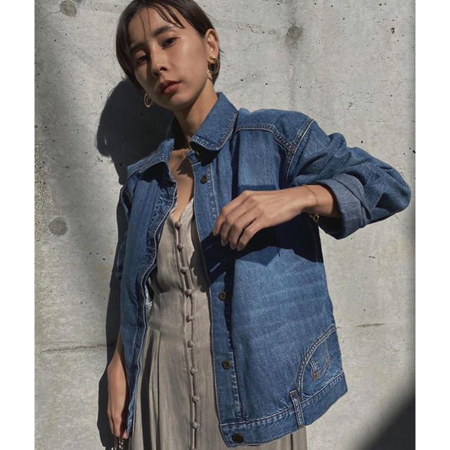 Ameri VINTAGE(アメリヴィンテージ)のUPSIDE DOWN DENIM SHIRT レディースのジャケット/アウター(Gジャン/デニムジャケット)の商品写真