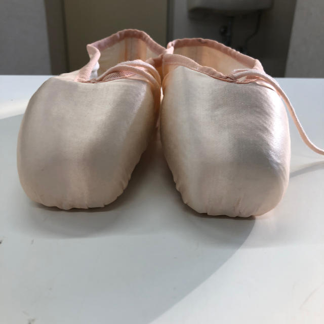 repetto(レペット)のGambaトゥシューズG 93 N5(24㎝)細幅 スポーツ/アウトドアのスポーツ/アウトドア その他(ダンス/バレエ)の商品写真