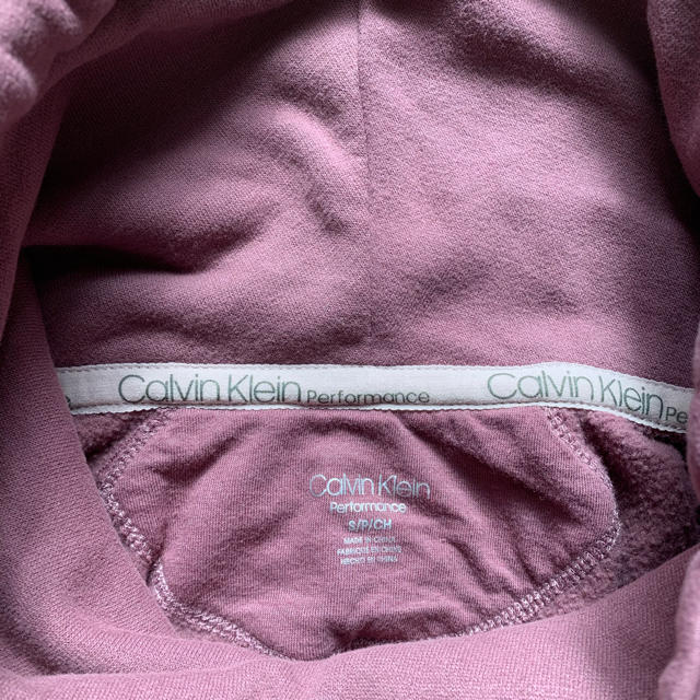 Calvin Klein(カルバンクライン)のCalvin Klein レディースのトップス(トレーナー/スウェット)の商品写真