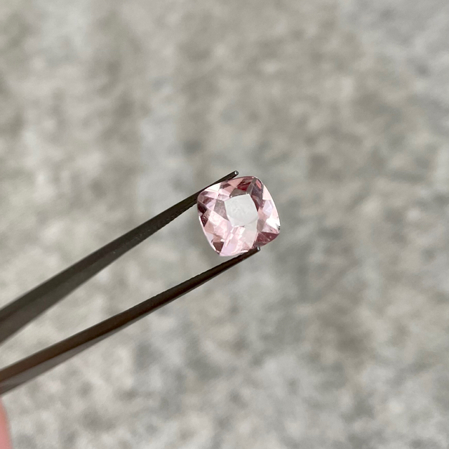 モルガナイト 1.72ct 宝石 ベリル ルース（ダイヤモンドのおまけ付き）