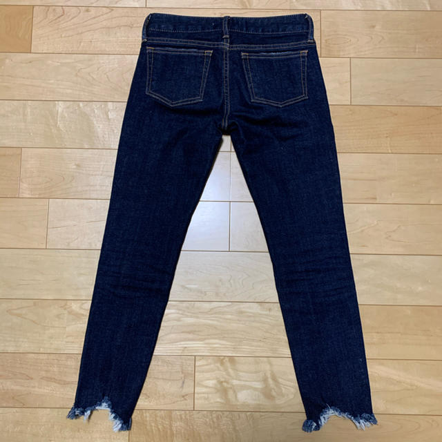 moussy(マウジー)のMOUSSY フリンジクロップデニム size24 cc18 レディースのパンツ(スキニーパンツ)の商品写真