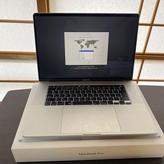 アップル(Apple)の2019 MacBook Pro 16inch シルバー MVVJ2J/A(ノートPC)