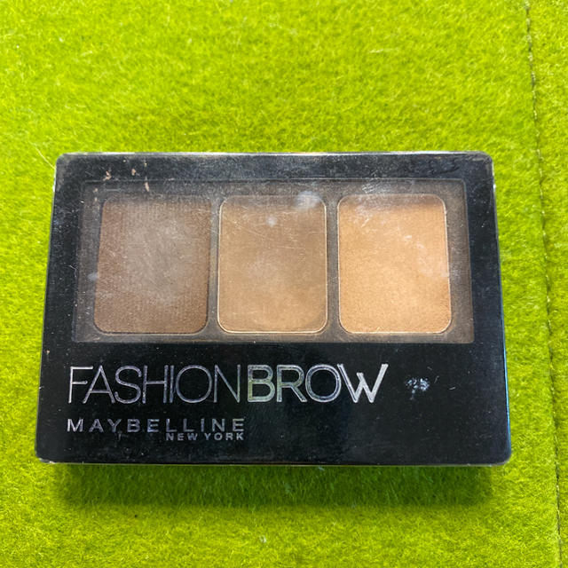 MAYBELLINE(メイベリン)のメイベリン ファッションブロウパレット BR-3 明るい茶色  アイブロー コスメ/美容のベースメイク/化粧品(パウダーアイブロウ)の商品写真