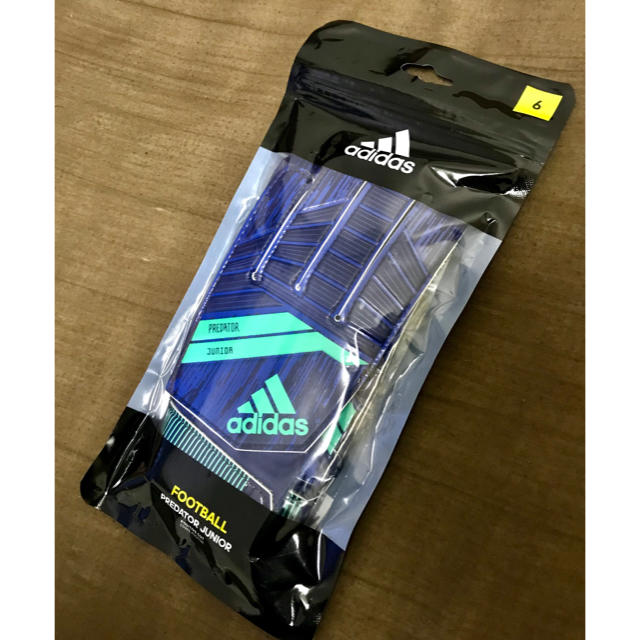 adidas(アディダス)の【新品　未使用】6号　adidas キーパーグローブ　ブルー スポーツ/アウトドアのサッカー/フットサル(その他)の商品写真